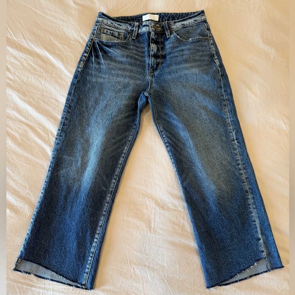 Women’s Raw Hem Flare Capri Jeans